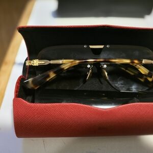 Stylish Black and Gold Men's Sunglasses